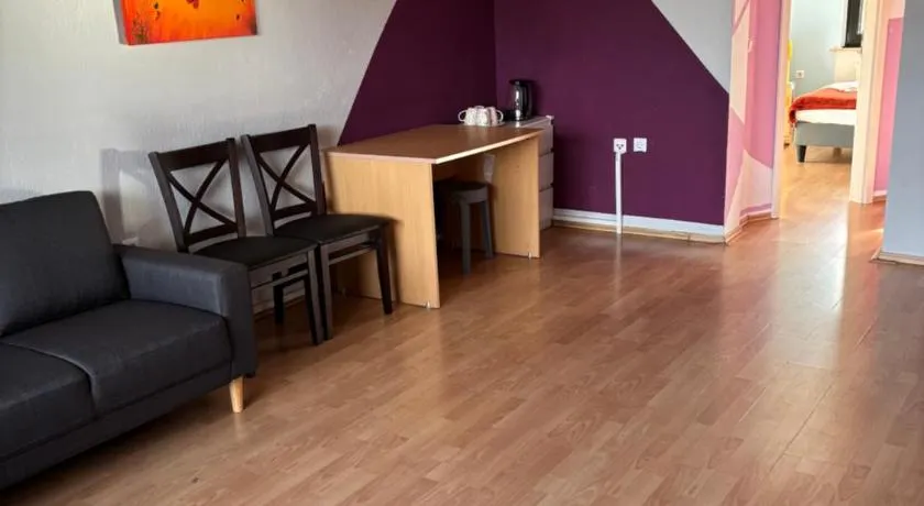 Amazing entire Apartment, U79&S1, Messe, Airport, Hbf, 6-Seen-Platte - Image 1