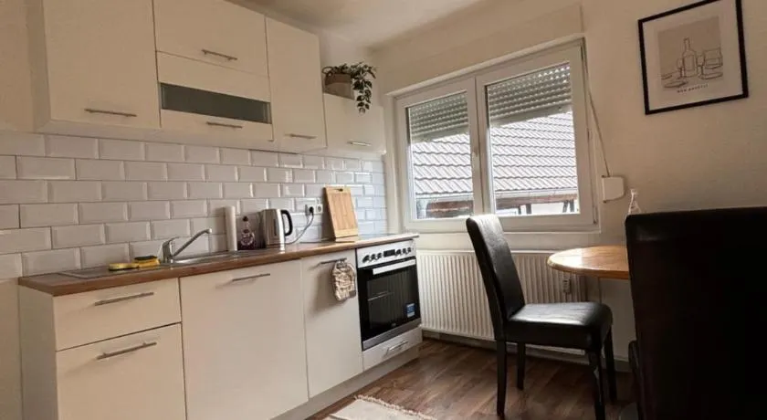 Dachgeschosswohnung mit Klimaanlage in bester Lage - Image 1