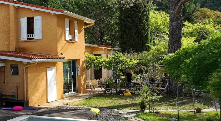 Chambres d'Hôtes - Le Pin des Arches - Image 1