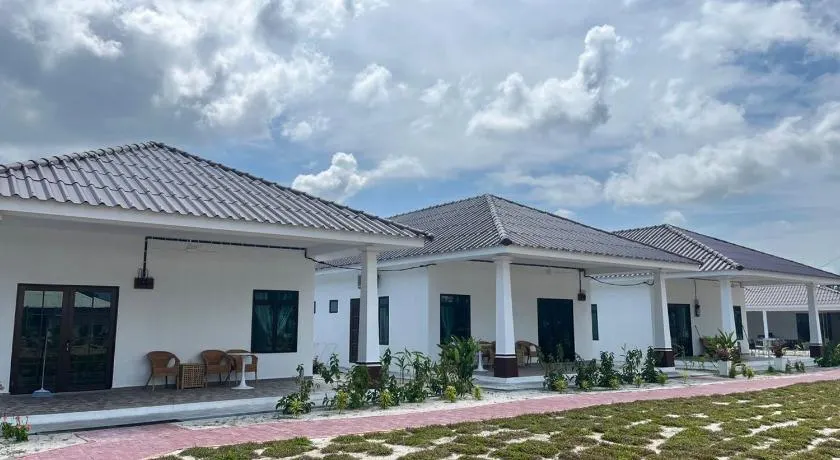Ocean Cottage 3, Radiant Teluk Sari - Image 1