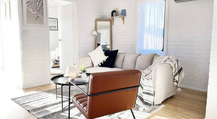 The Shoreline - Absolute Beachfront 2BR Batehaven - Image 1