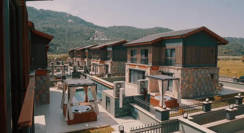 champion villas - Image 1