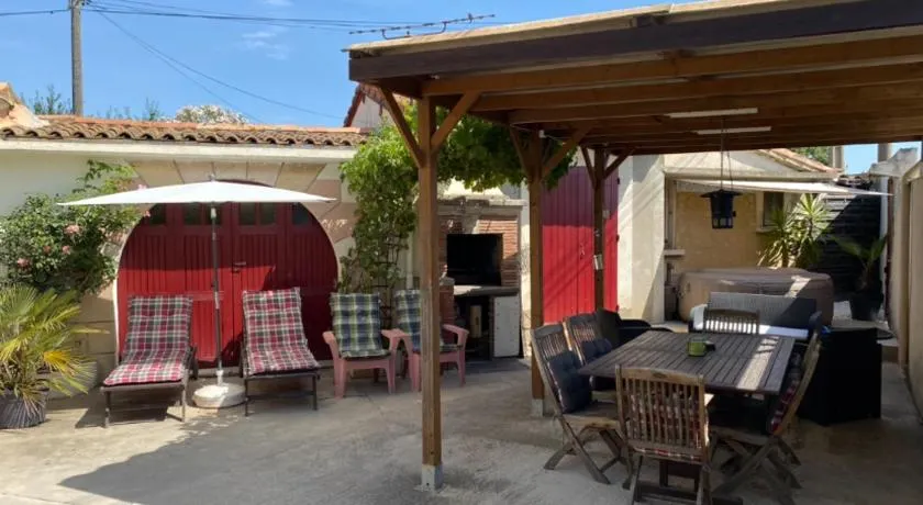 APPARTEMENT TOUT CONFORT AVEC PARKING FERMÉ - Image 1