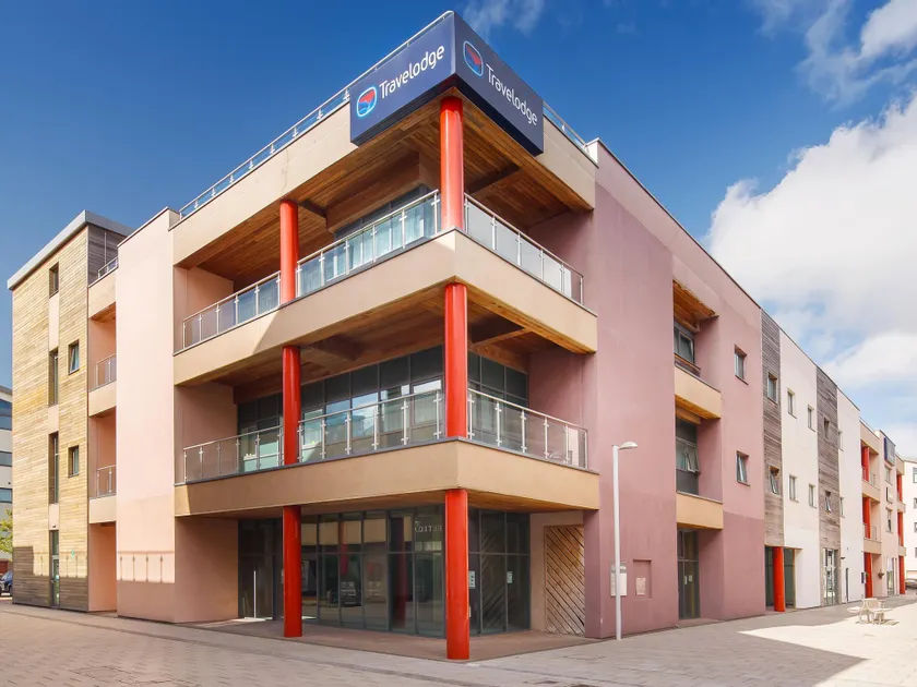 Travelodge Caernarfon - Image 1