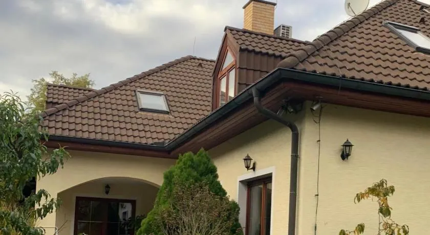Rodinný dům Praha 8, Kobylisy - Image 1