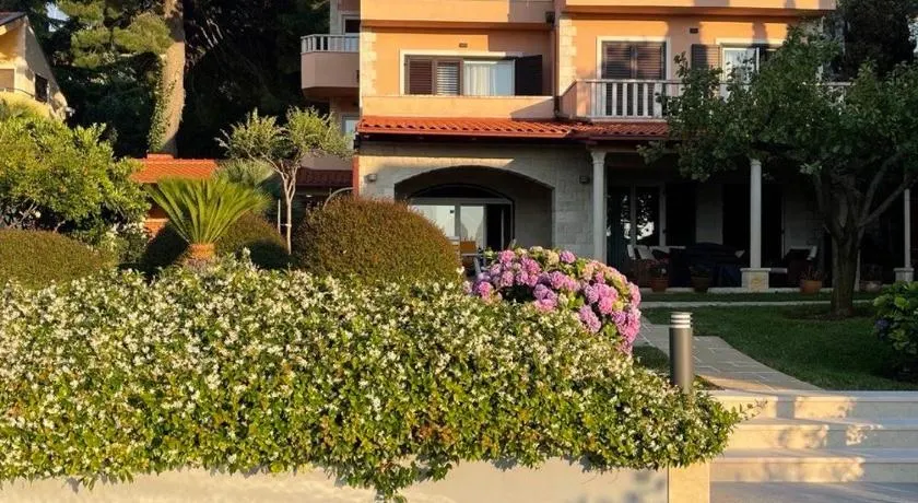 Villa Laperosa - Image 1