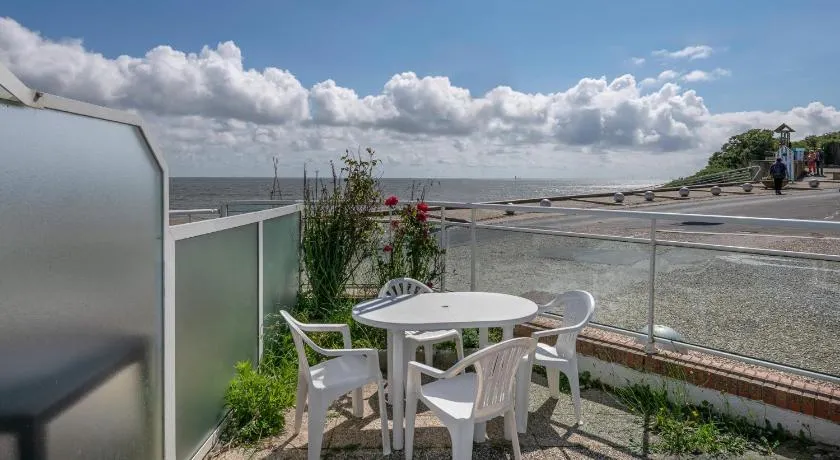 Appart avec terrasse et vue mer - 30m de la plage - Image 1