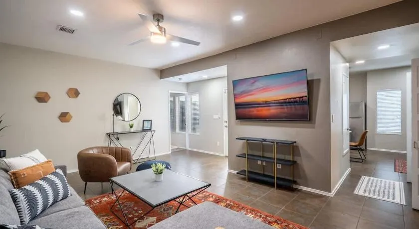 Chic 4BR Near Fort Bliss - Image 1
