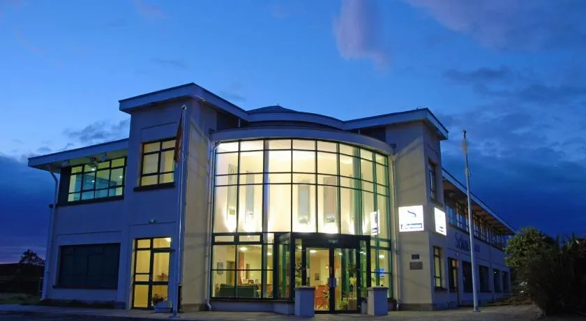 Sefton Express Hotel - Image 1