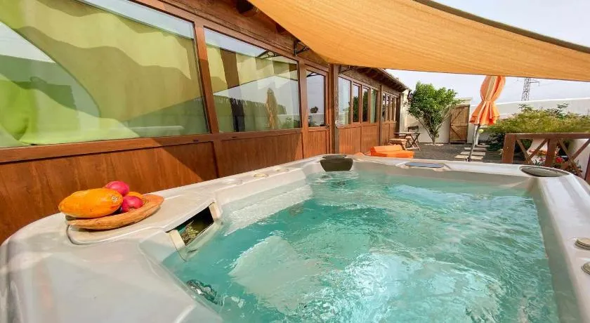 Casita Mis Chinijos con Jacuzzi o Minipiscina - Image 1