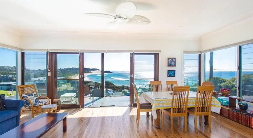 18 Cliff Road - Image 1