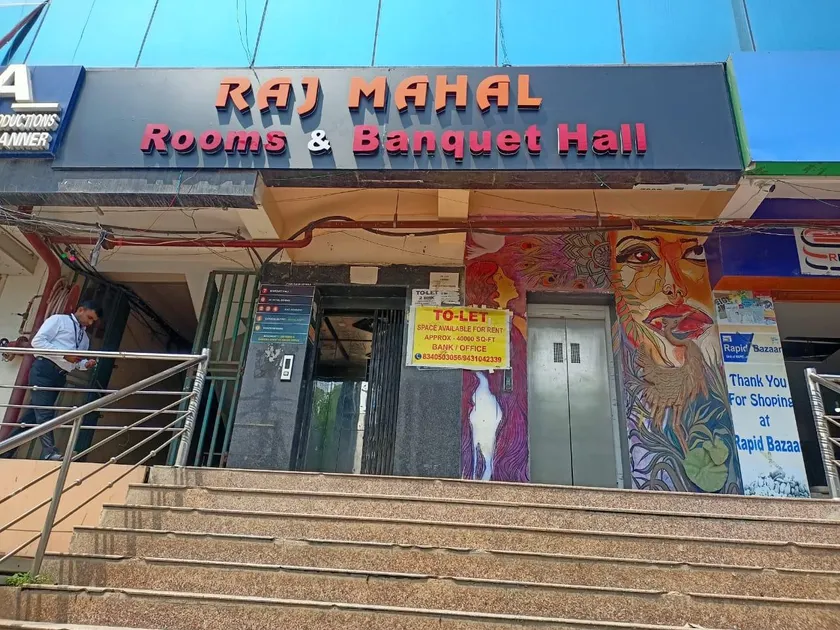 Raj Mahal Rooms & Banquet Hall - Image 1