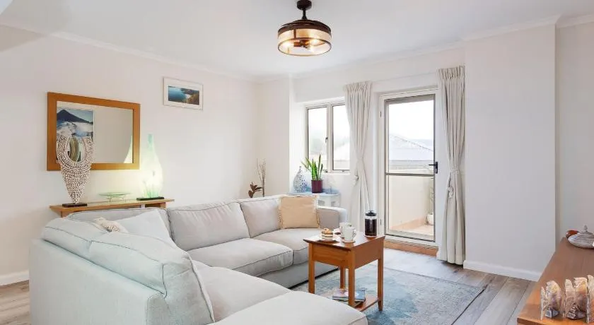 101 The Breakwater 2 Messines - Linen, Wifi, Air con - Image 1