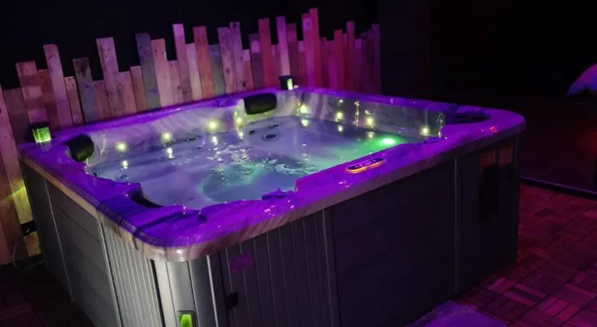 Suite love Jacuzzi - Image 1