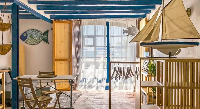 La casa de las barcas Suite a pie de playa - Image 1