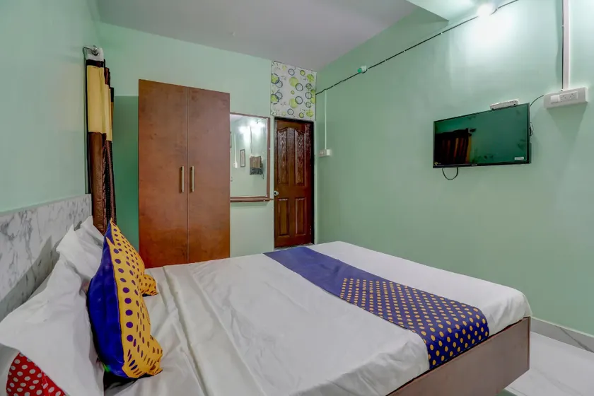 SPOT ON 63533 Hotel Shivshakti - Image 1