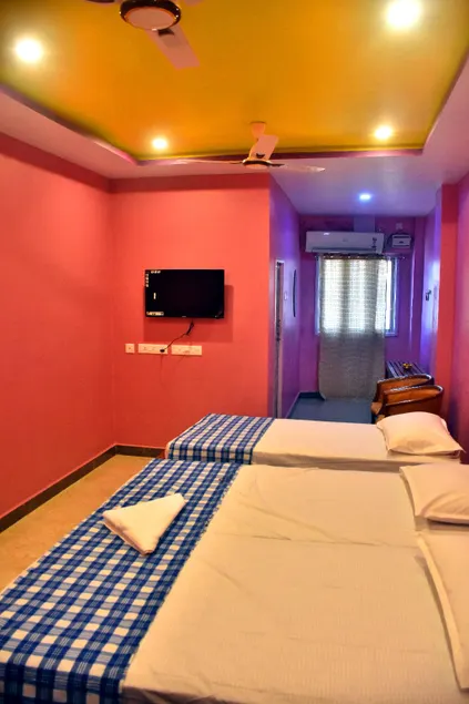 City Plaza Lodge - Image 1
