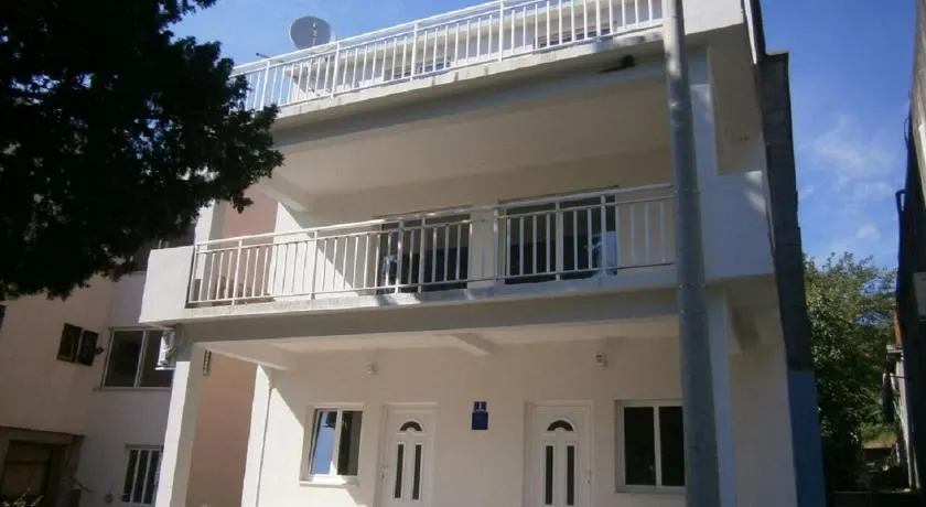 Apartments Niki - Image 1