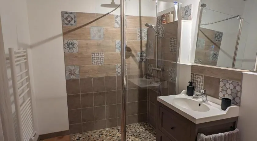 Suite indépendante avec salle de bain à la campagne - Image 1