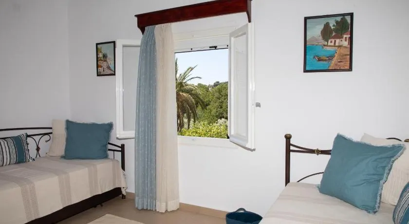 Artianna, holiday home in Alinda, Leros - Image 1