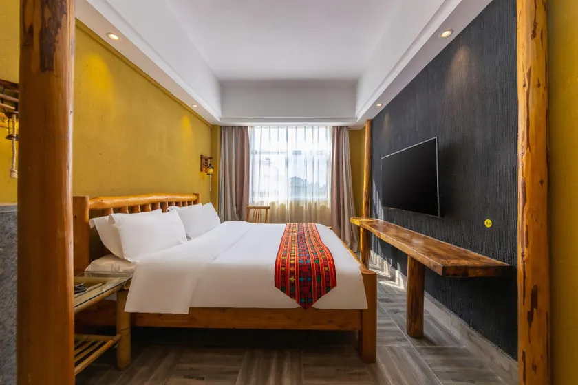Wayalu Theme Hotel (Forest Lake Branch on March 3rd Avenue, Wuzhishan) - Image 1