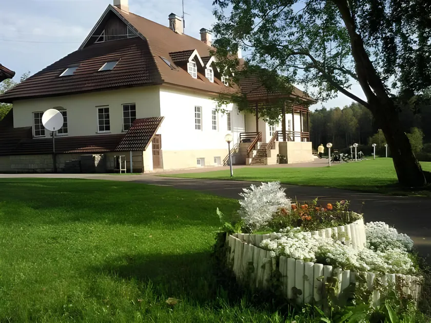 Hotel Laagna - Image 1