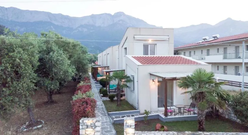 Thalassa Apartments - Image 1