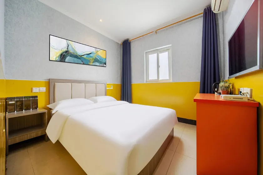 Yazhuo Hotel - Image 1