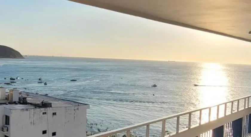 Apto vista al mar en playa Rodadero - Image 1