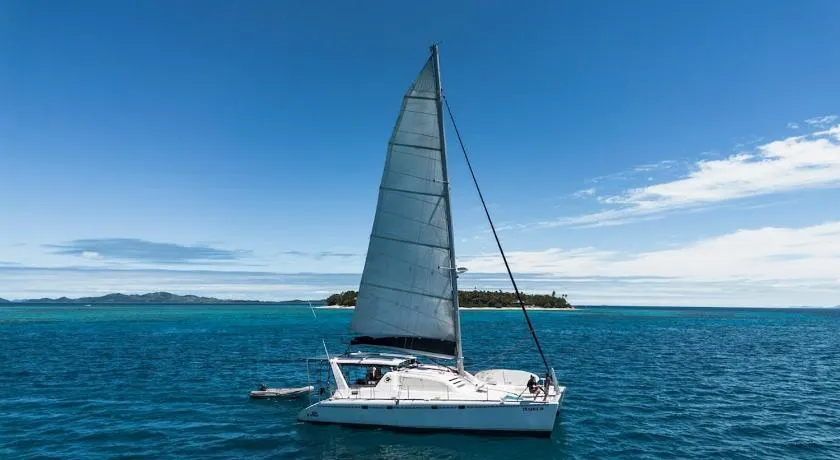 Itusca catamaran charter - Image 1