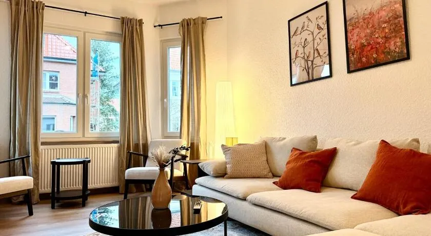 Peaceful & Stylish 2 Bedroom Stay with Garden - Image 1