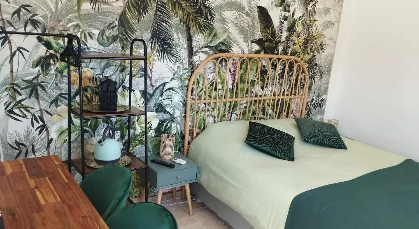 Chambre 2 pers SPA Piscine - Image 1
