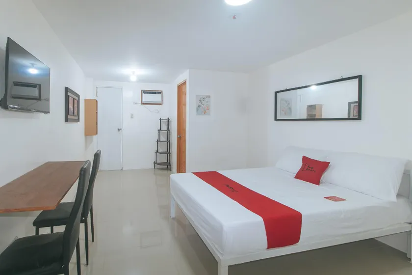 RedDoorz at FCCG GoldMoon Boutique Hotel - Image 1