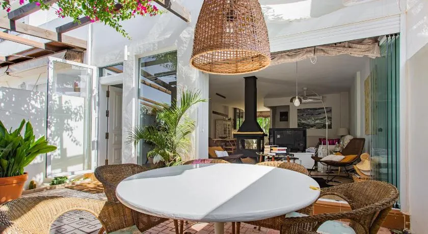 CASA CON ENCANTO - Image 1