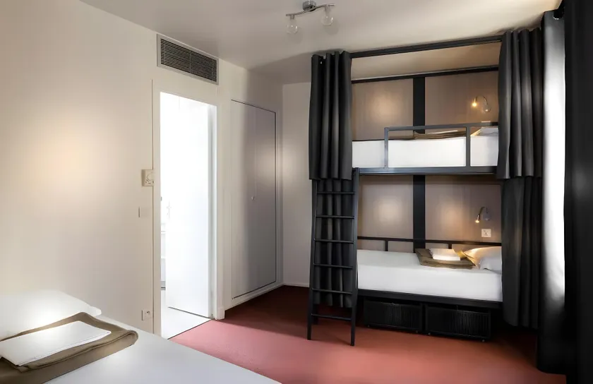 Paris Hostel - Image 1