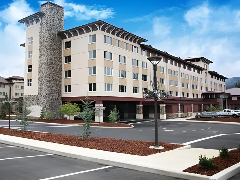 Seven Feathers Casino Resort - Image 1