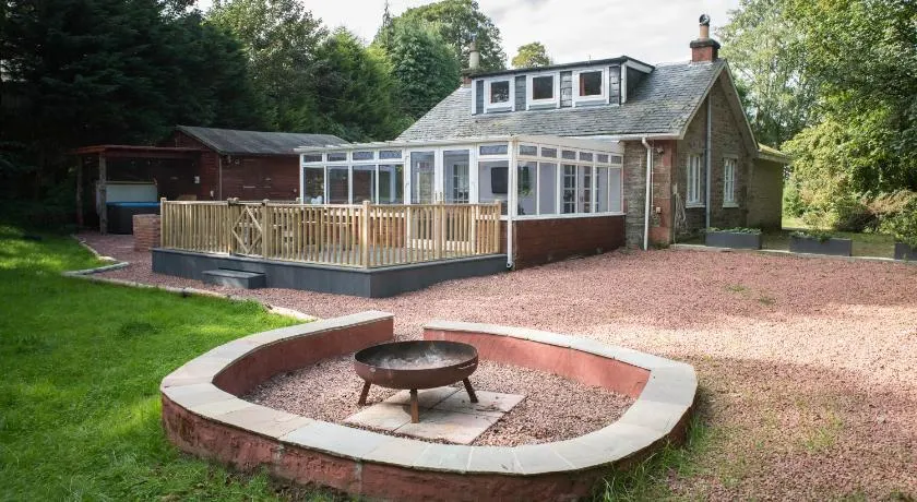 Auchendennan Farm Self Catering Cottages - Image 1