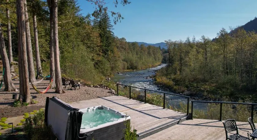 Riverside Retreat - Image 1