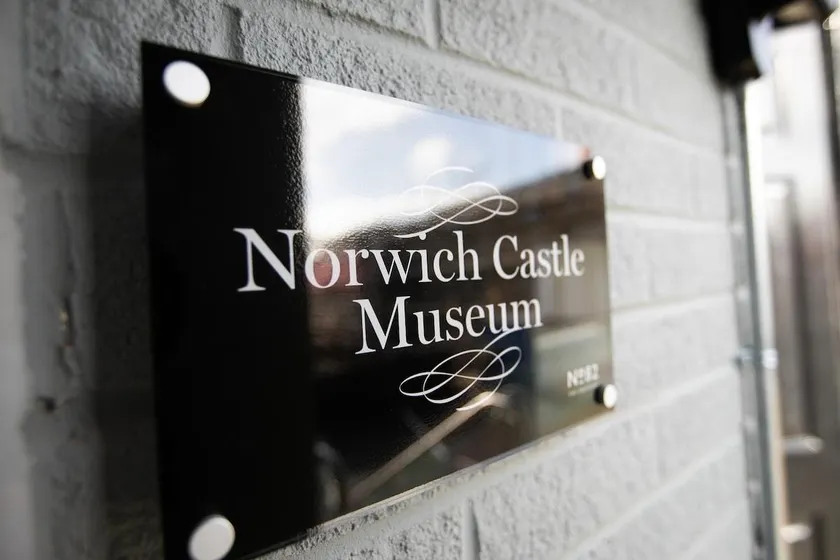 Beautiful apartment, Norwich Castle Museum. - Image 1