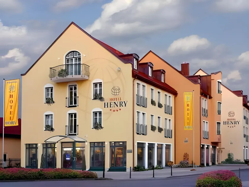 Hotel Henry - Image 1