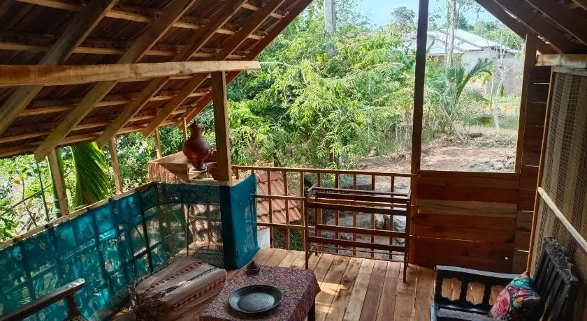 Mamisa Café, Home stay - Image 1
