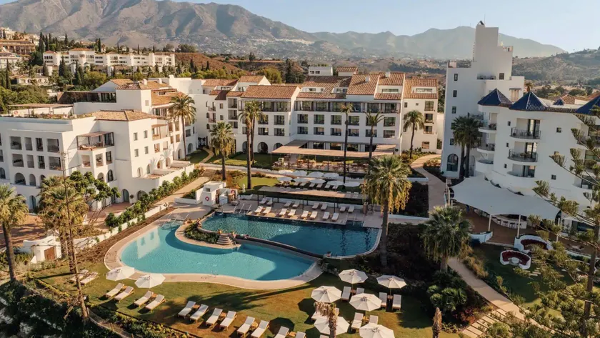 La Zambra Resort - Image 1