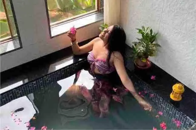 Couple Friendly Abode Jungle Bathtub - Image 1