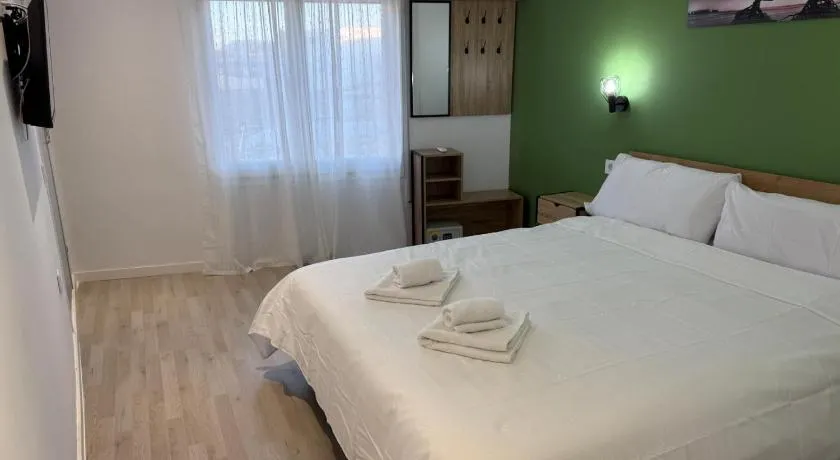 Hotel Nou Roser - Image 1