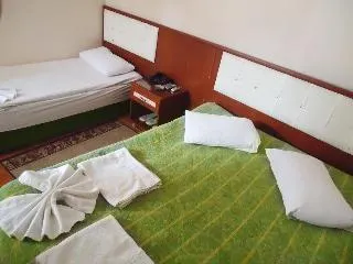 Vatan  Hotel - Image 1