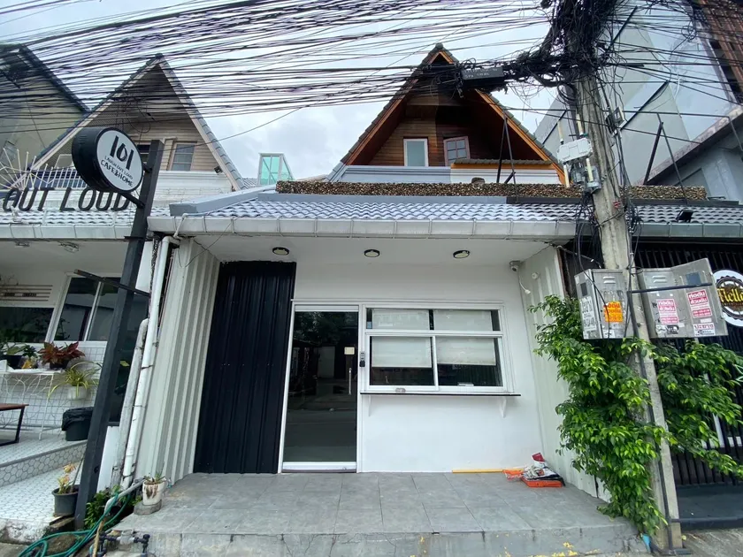 Cafe home 2 - Image 1