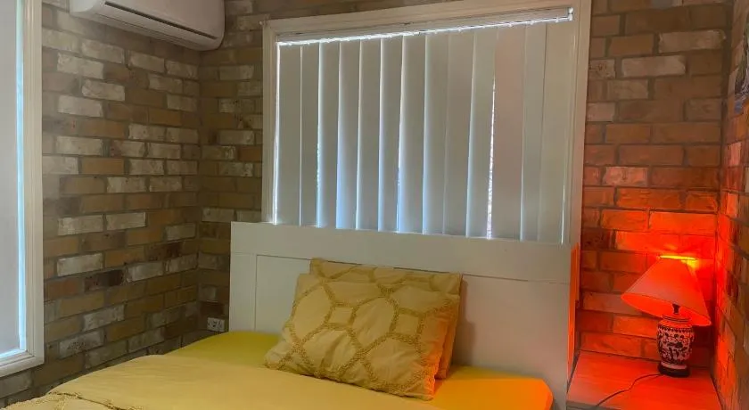 Spacious studio unit - Image 1