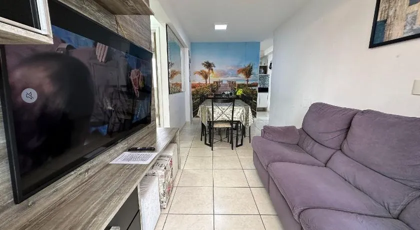 Apto 2 quartos à 2min da praia com piscina e lazer - Image 1