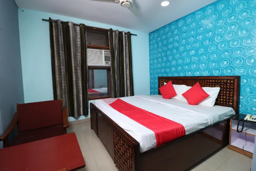 OYO 30877 Hotel Chiterkoot - Image 1