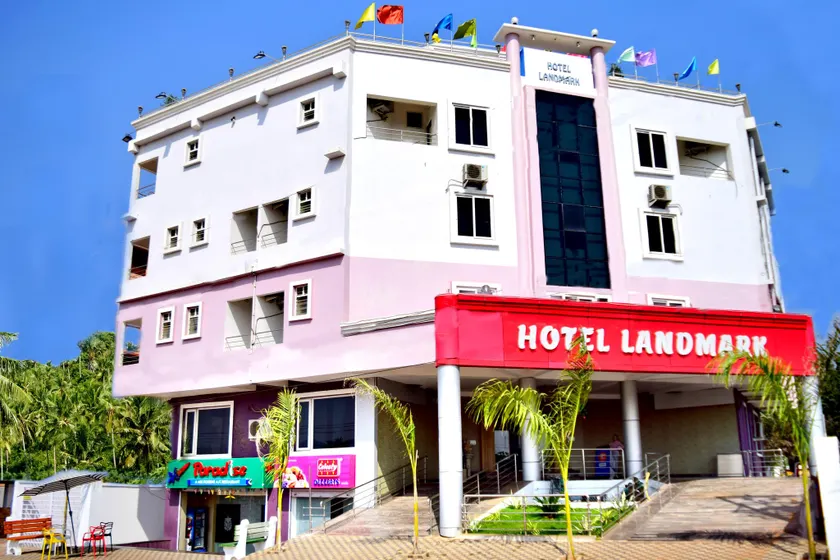 Hotel Landmark - Image 1